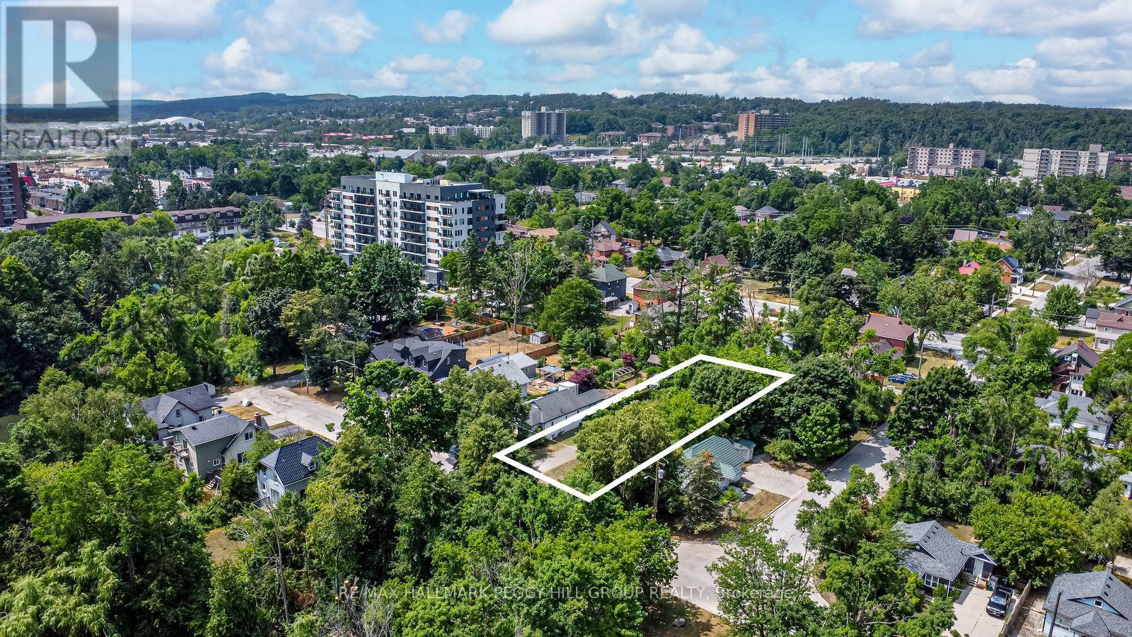 40 Perry Street, Barrie, Ontario  L4N 2G3 - Photo 6 - S12639312