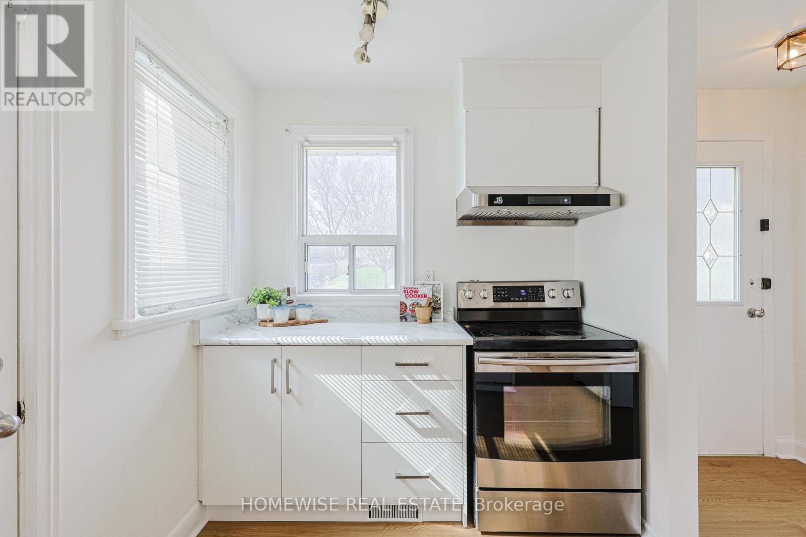 159 Alfred Avenue, Toronto, Ontario  M2N 3J3 - Photo 3 - C13053366