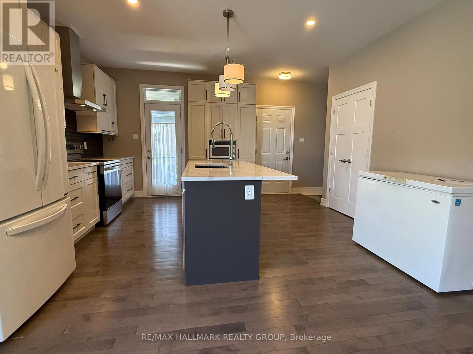 23 Solara Private, Clarence-Rockland, Ontario  K4K 0K9 - Photo 8 - X12897240