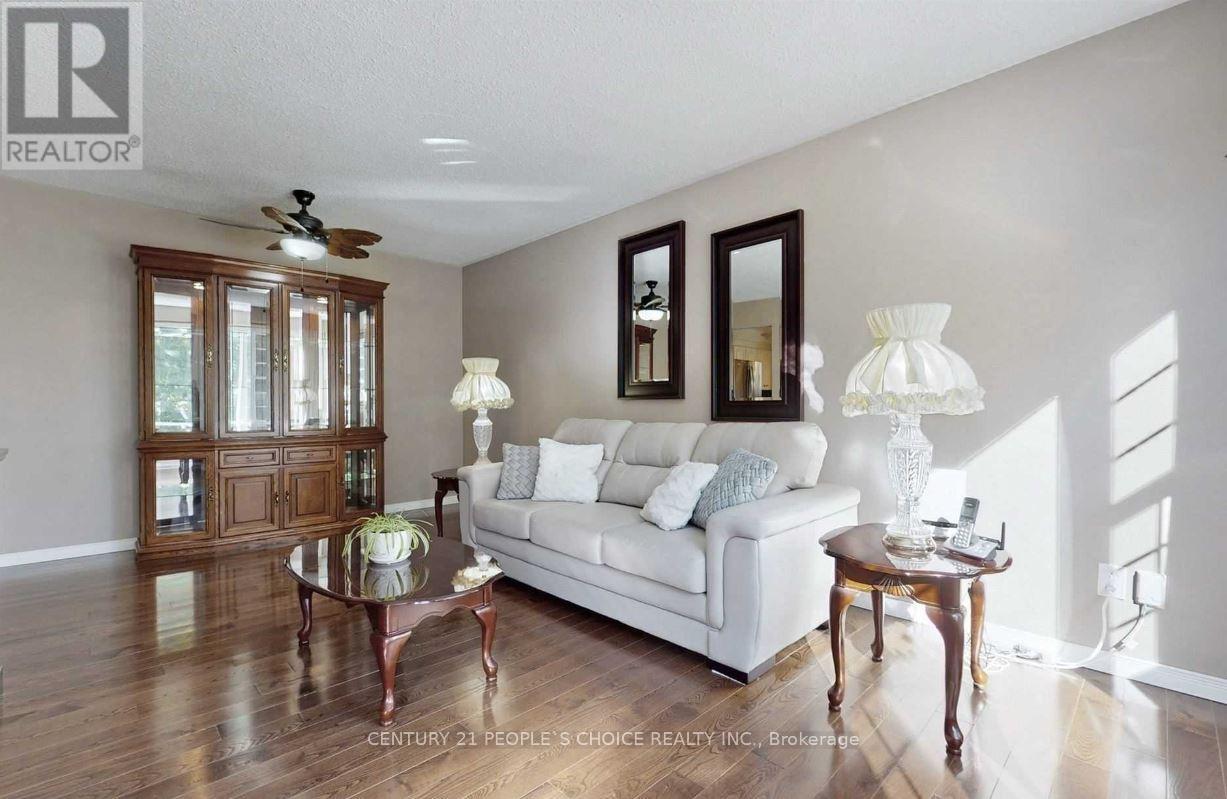 78 Claymore Crescent, Oshawa, Ontario  L1G 6G2 - Photo 4 - E13053246