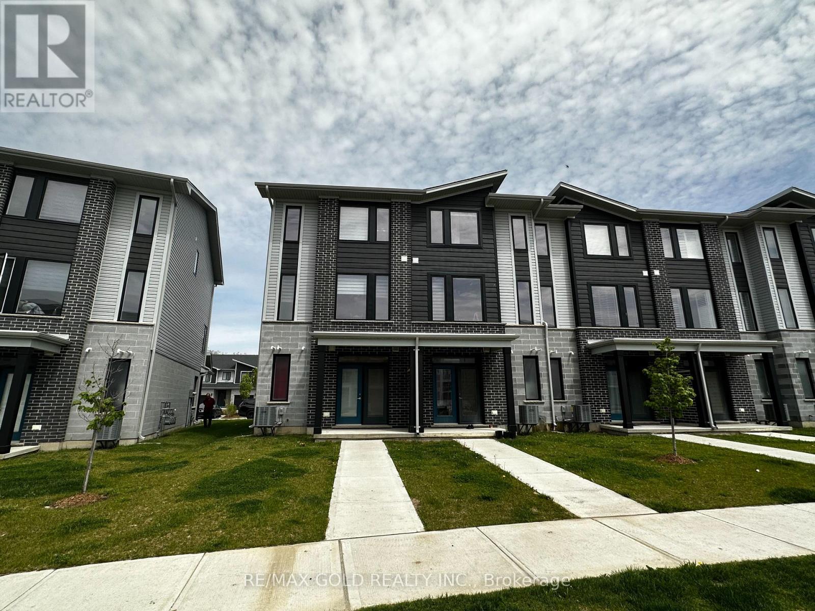 152 - 177 EDGEVALLEY ROAD, London East, Ontario