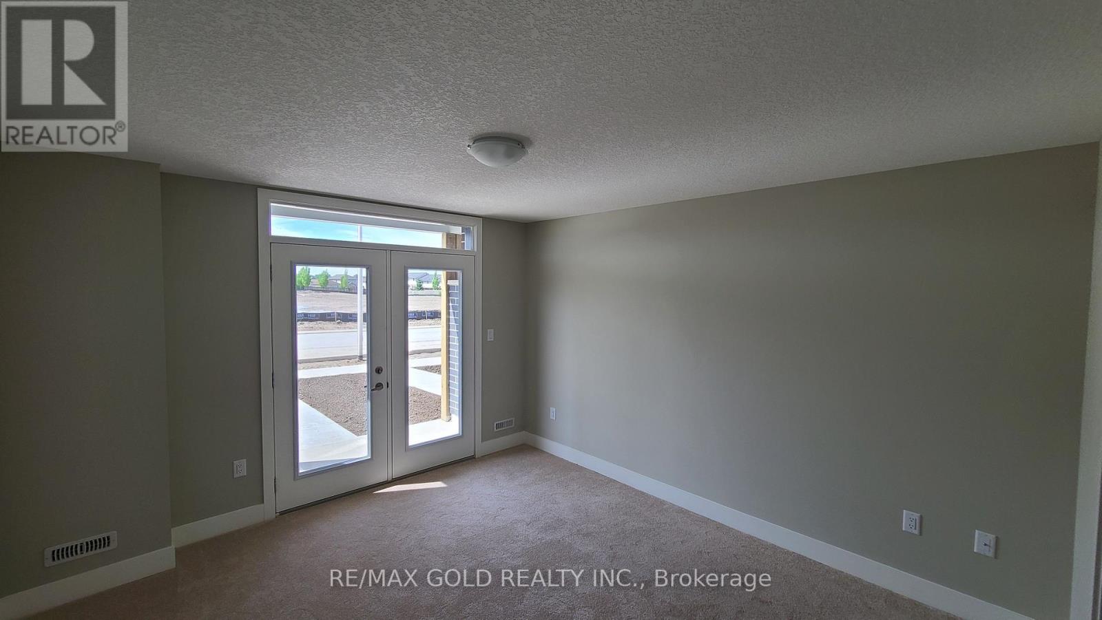 152 - 177 Edgevalley Road, London East, Ontario  N5V 0C5 - Photo 5 - X13049066