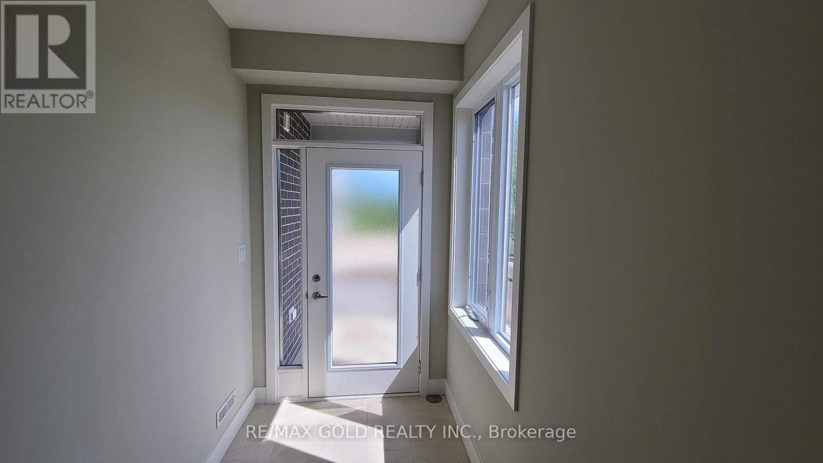 152 - 177 Edgevalley Road, London East, Ontario  N5V 0C5 - Photo 3 - X13049066