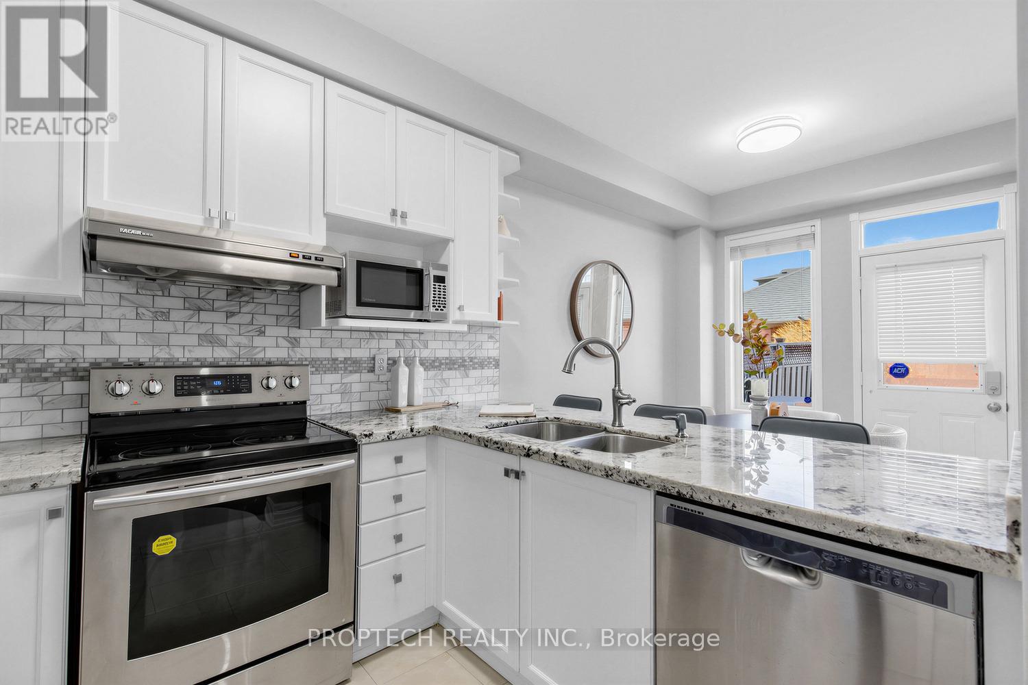 122 The Fairways, Markham (Angus Glen), Ontario  L6C 2V8 - Photo 17 - N13053242