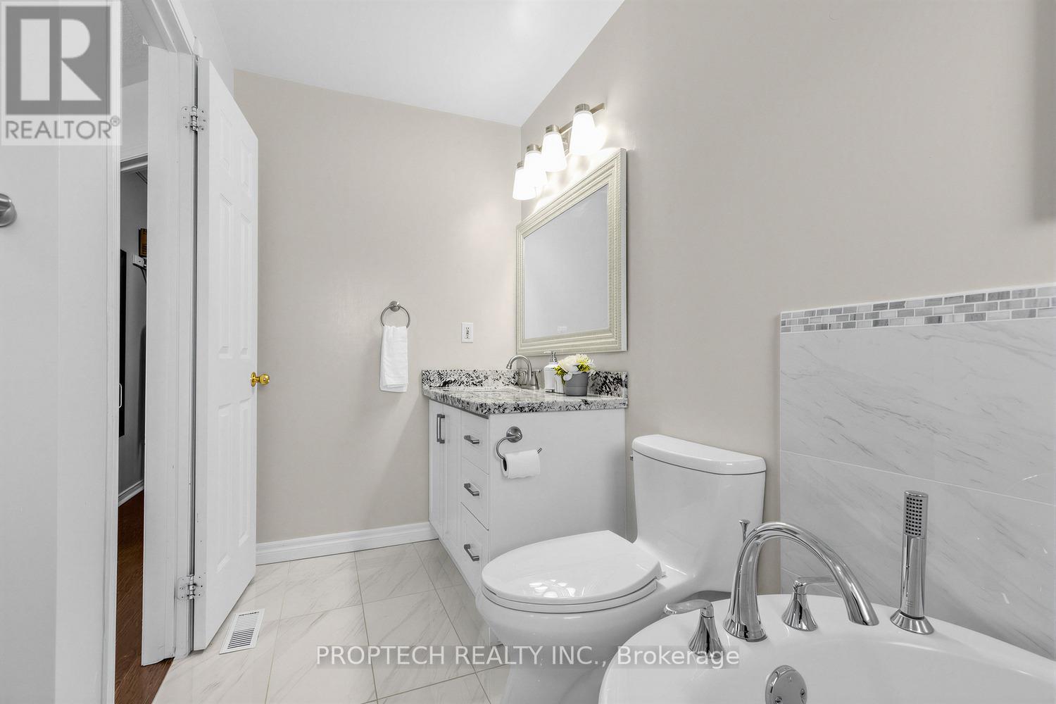 122 The Fairways, Markham (Angus Glen), Ontario  L6C 2V8 - Photo 28 - N13053242