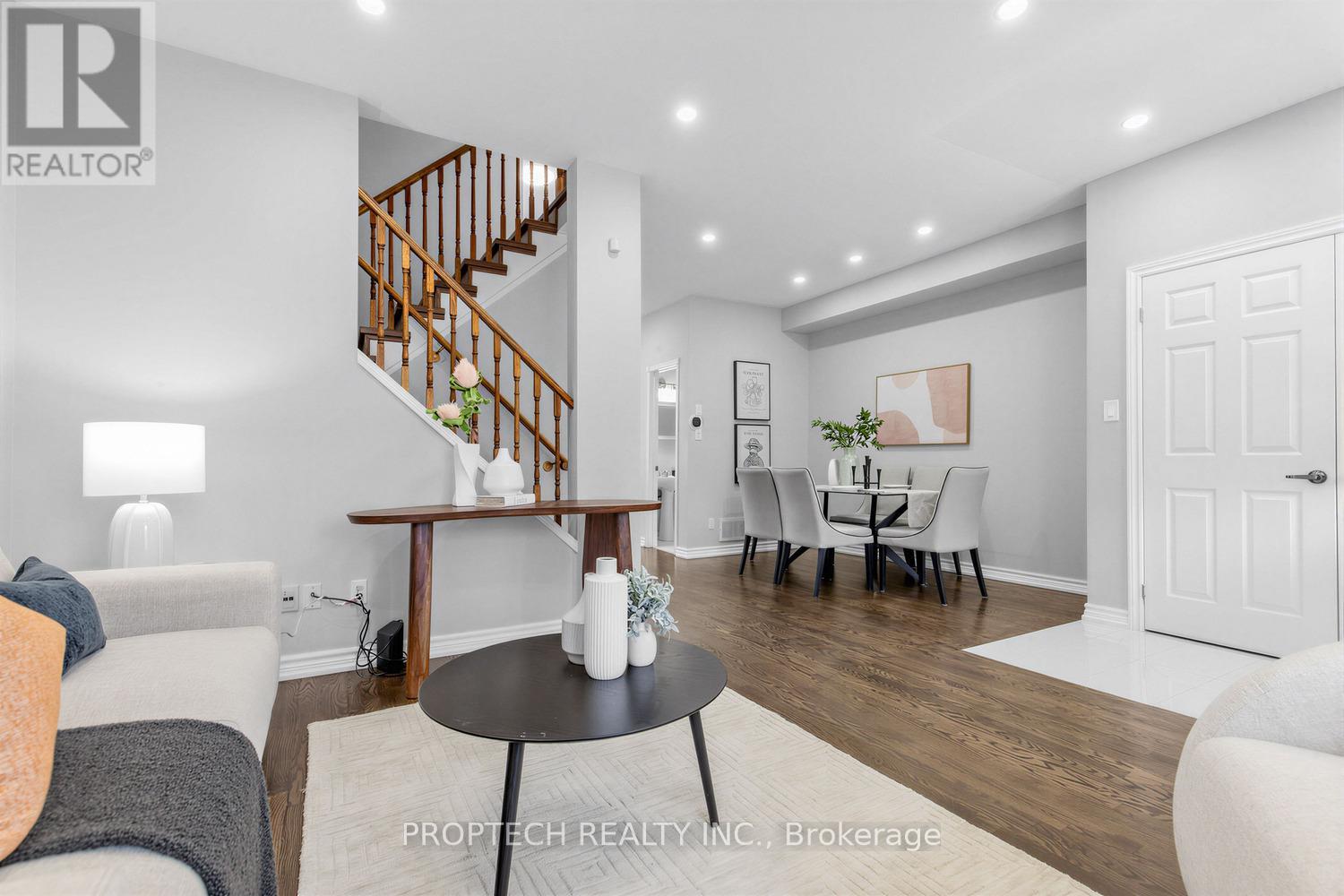 122 The Fairways, Markham (Angus Glen), Ontario  L6C 2V8 - Photo 9 - N13053242