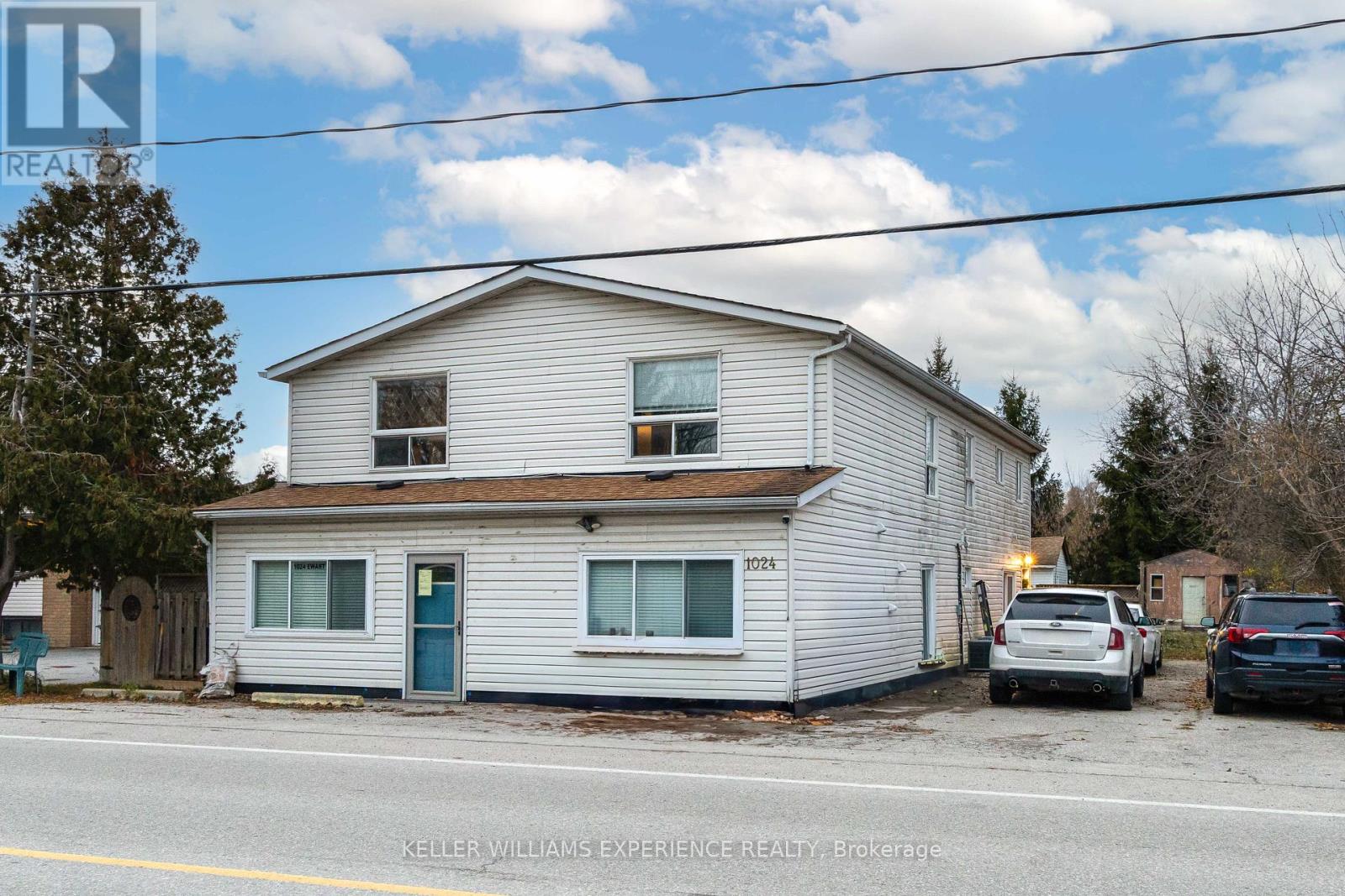 1024 Ewart Street, Innisfil, Ontario  L0L 1C0 - Photo 2 - N13053244