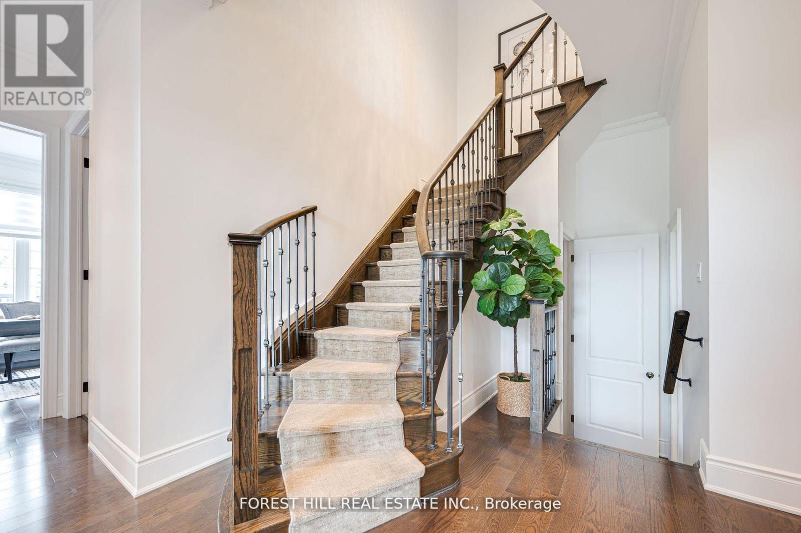 101 Glenheron Crescent, Vaughan (Patterson), Ontario  L6A 1W7 - Photo 4 - N13053354