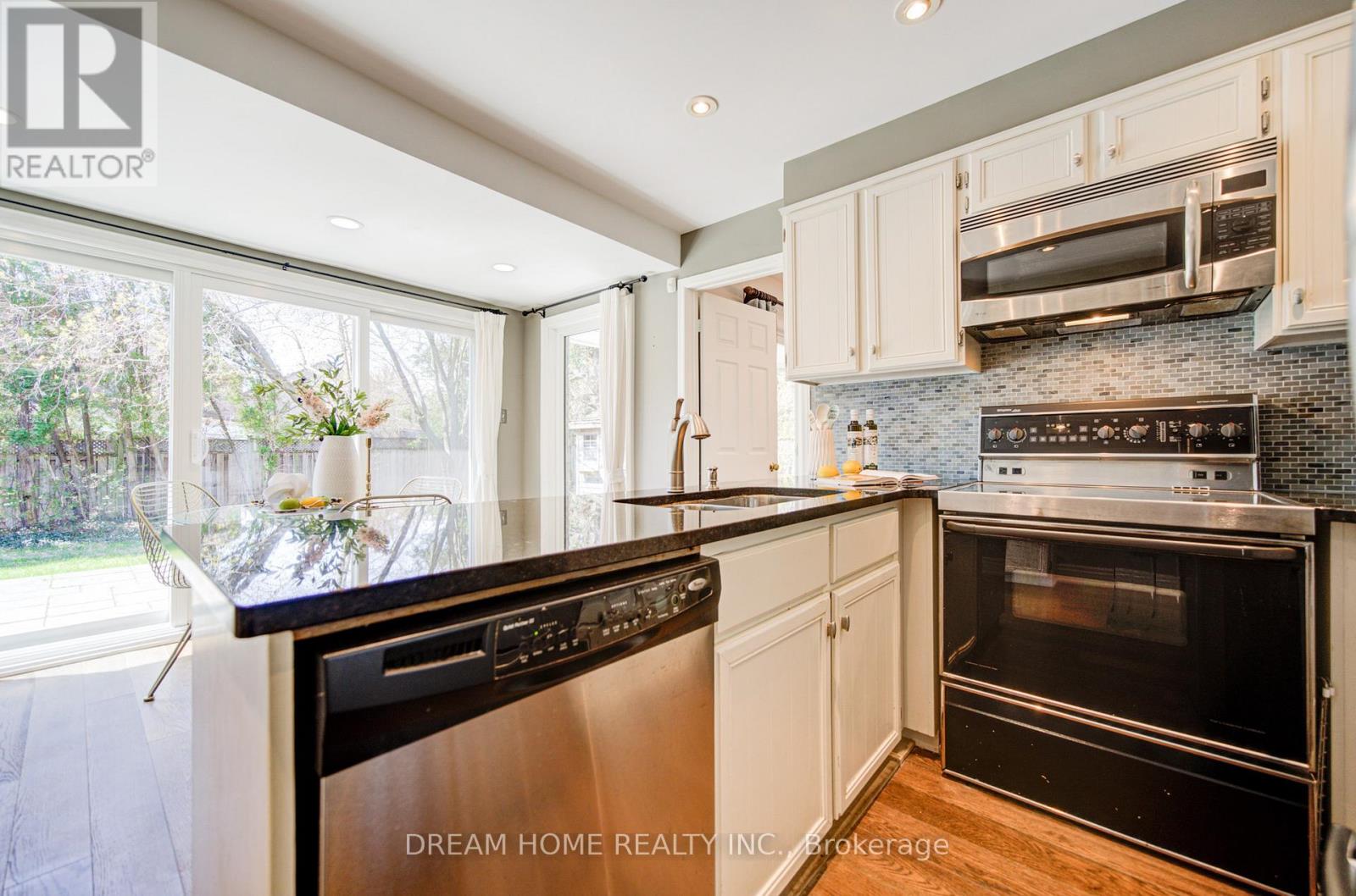 3 Ferndell Circle, Markham, Ontario  L3R 3Y7 - Photo 14 - N13053418