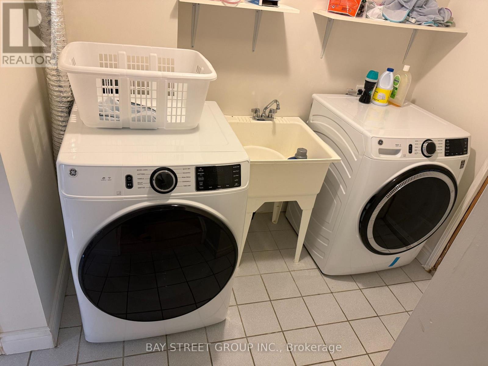 59 Hunt Avenue, Richmond Hill (Mill Pond), Ontario  L4C 4H1 - Photo 10 - N13053490