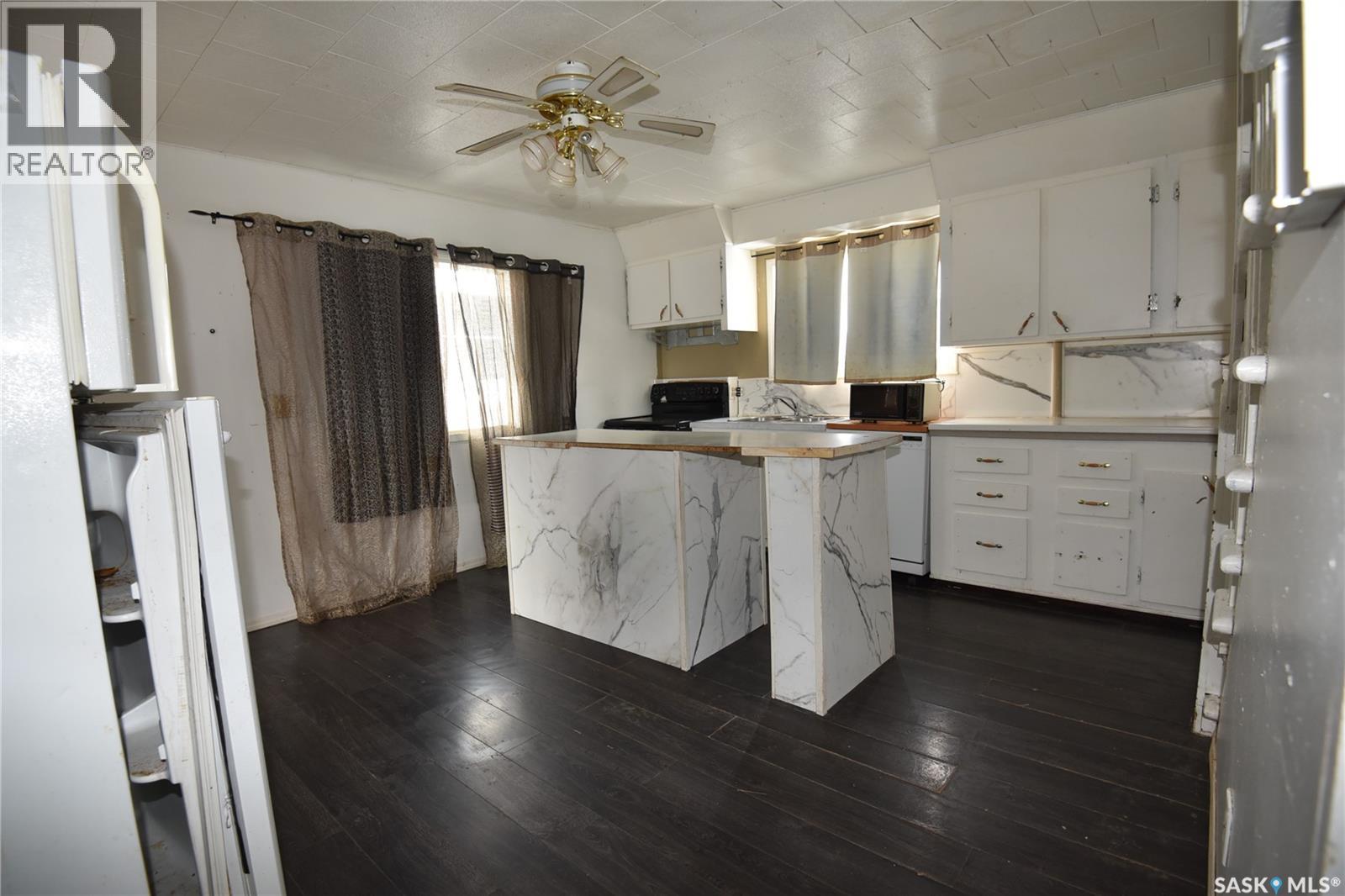 323 6th Avenue W, Nipawin, Saskatchewan  S0E 1E0 - Photo 10 - SK034143