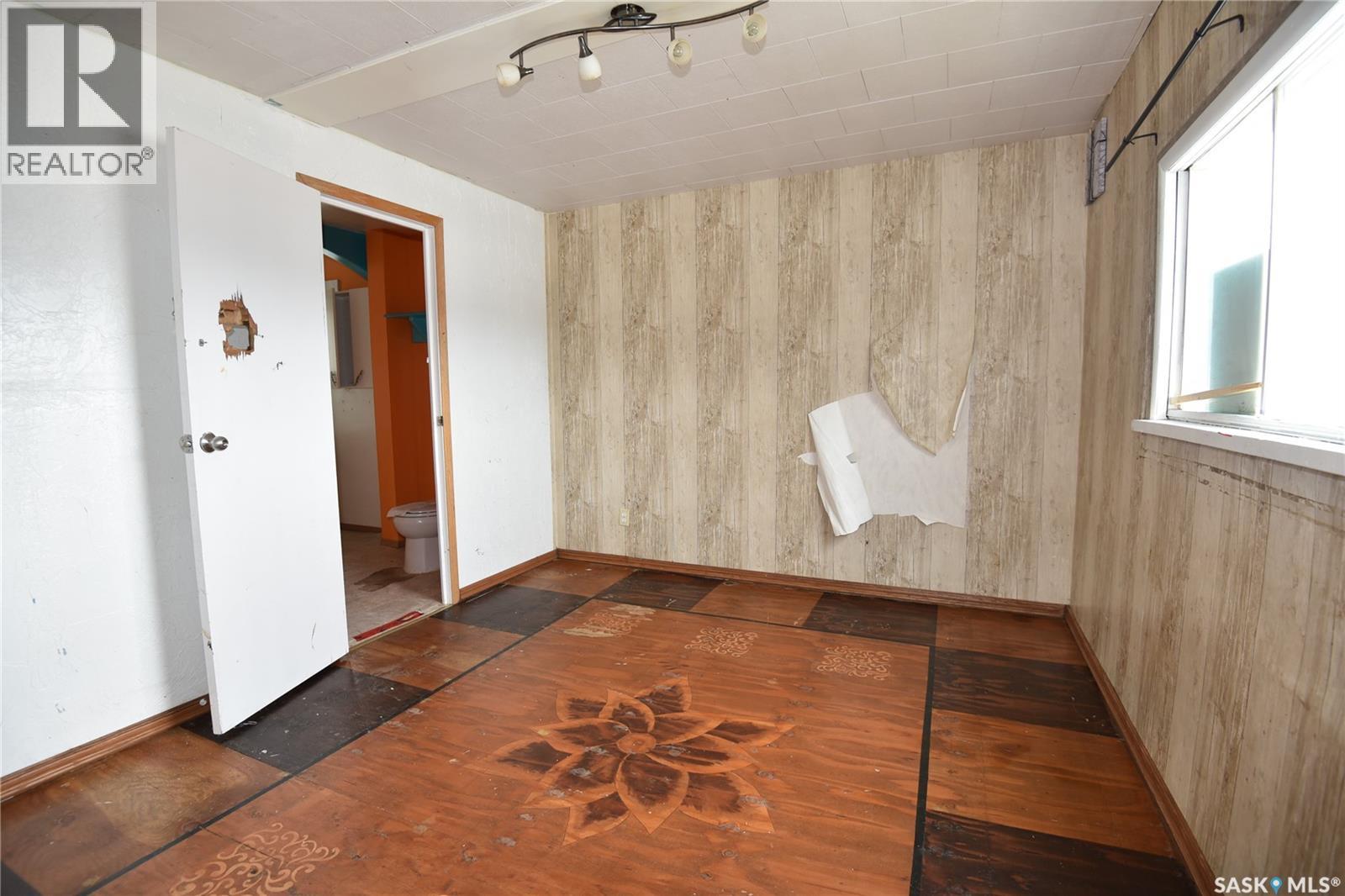 323 6th Avenue W, Nipawin, Saskatchewan  S0E 1E0 - Photo 16 - SK034143