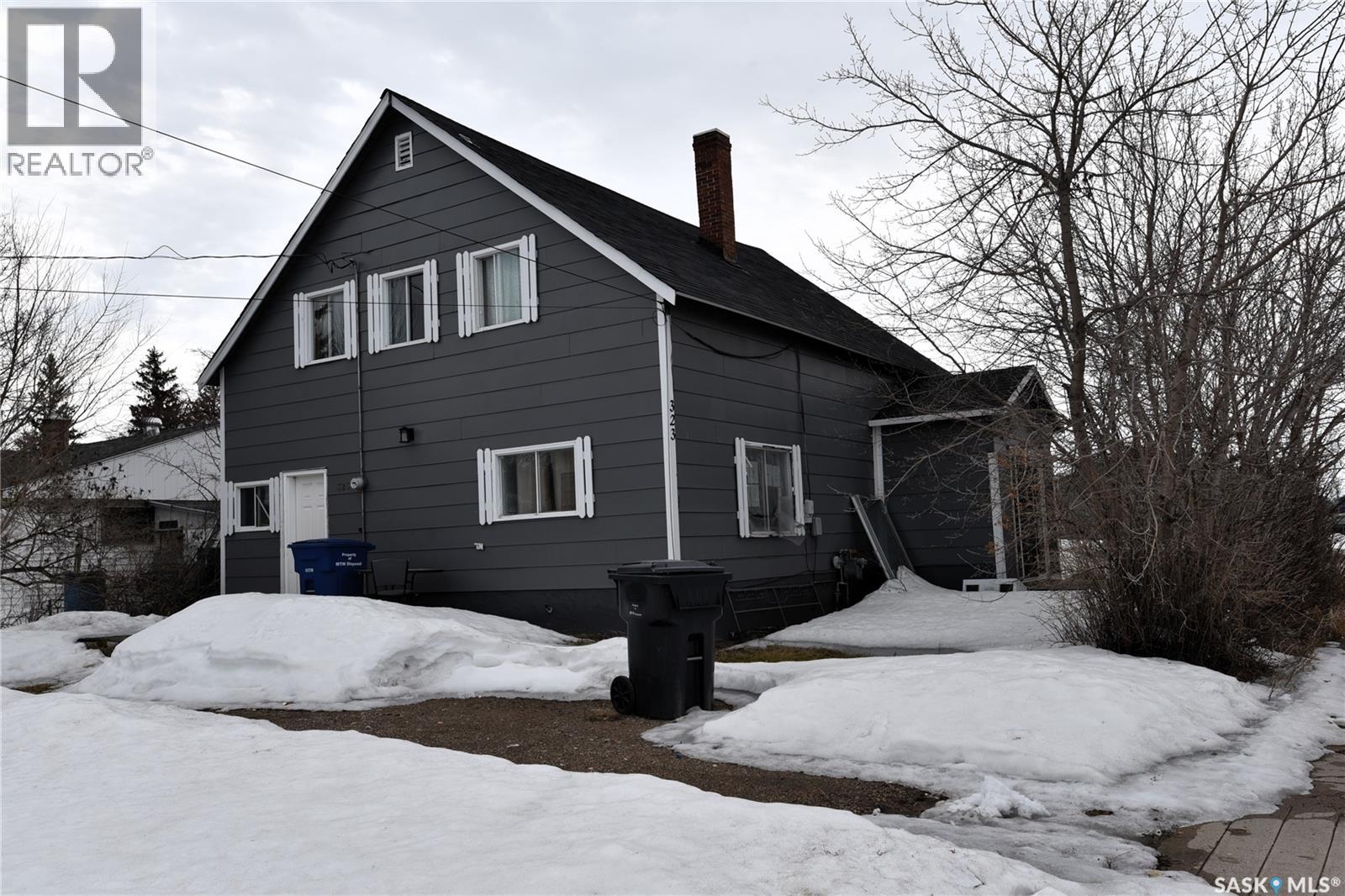 323 6th Avenue W, Nipawin, Saskatchewan  S0E 1E0 - Photo 3 - SK034143