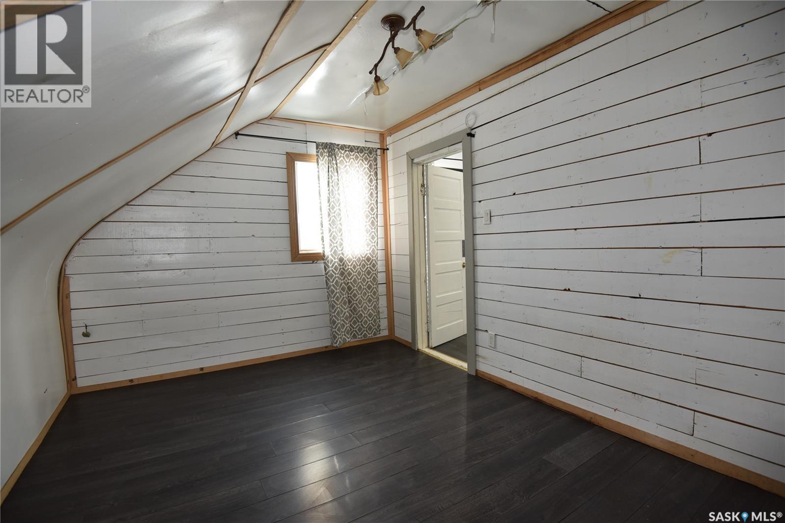 323 6th Avenue W, Nipawin, Saskatchewan  S0E 1E0 - Photo 31 - SK034143