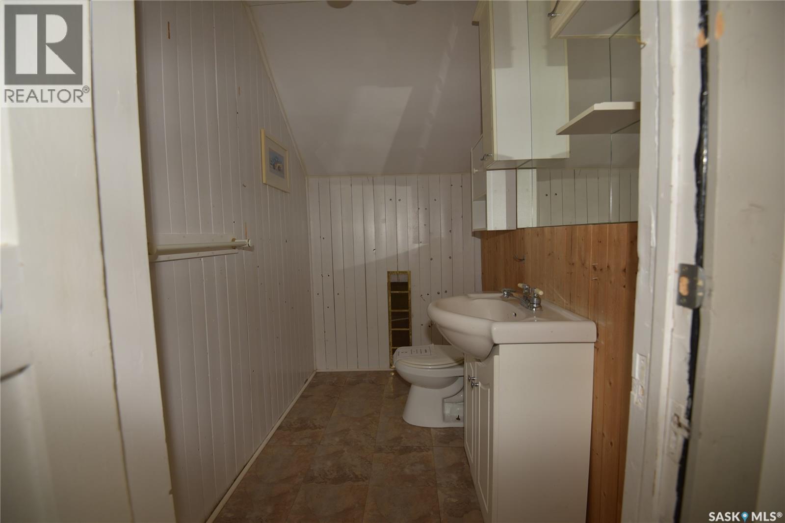 323 6th Avenue W, Nipawin, Saskatchewan  S0E 1E0 - Photo 32 - SK034143