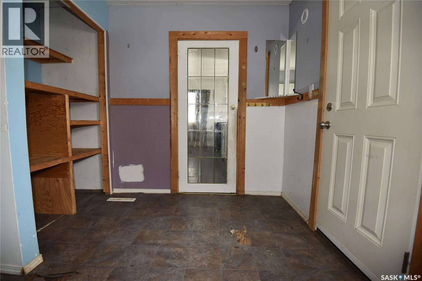 323 6th Avenue W, Nipawin, Saskatchewan  S0E 1E0 - Photo 5 - SK034143