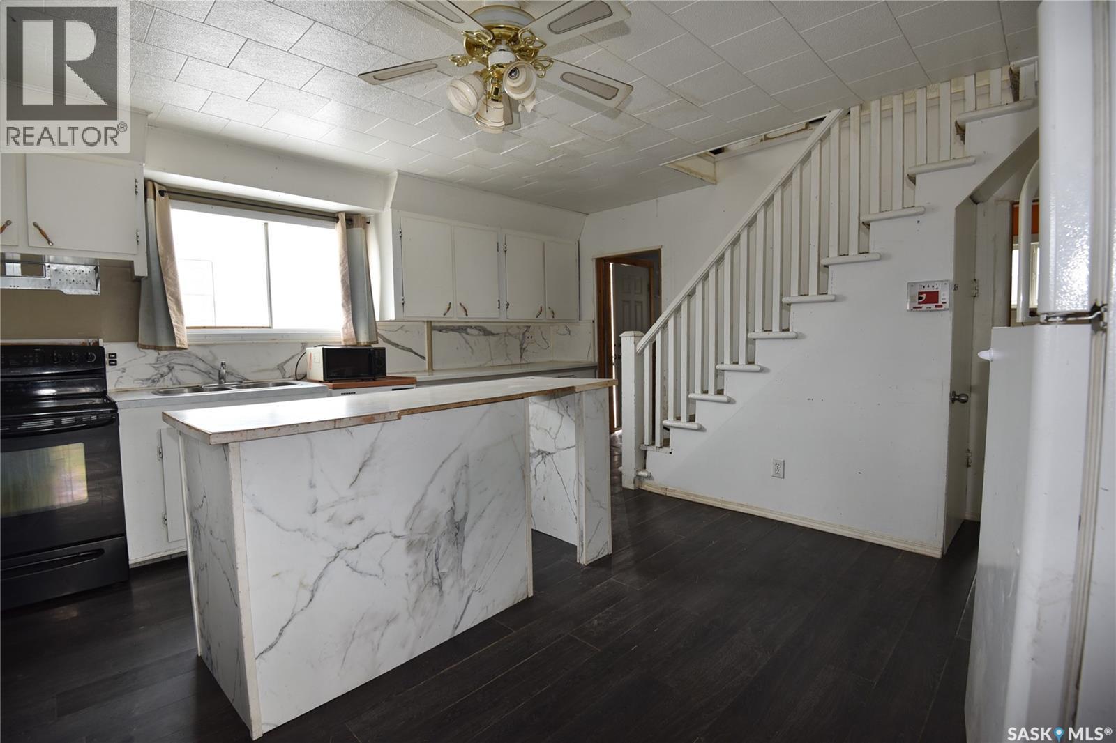 323 6th Avenue W, Nipawin, Saskatchewan  S0E 1E0 - Photo 9 - SK034143