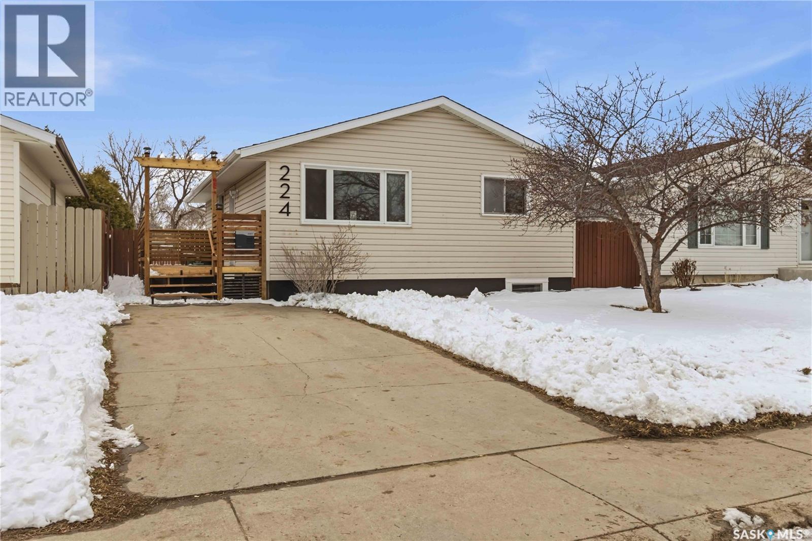 224 Waterloo Crescent, Saskatoon, Saskatchewan  S7H 4G5 - Photo 2 - SK033996
