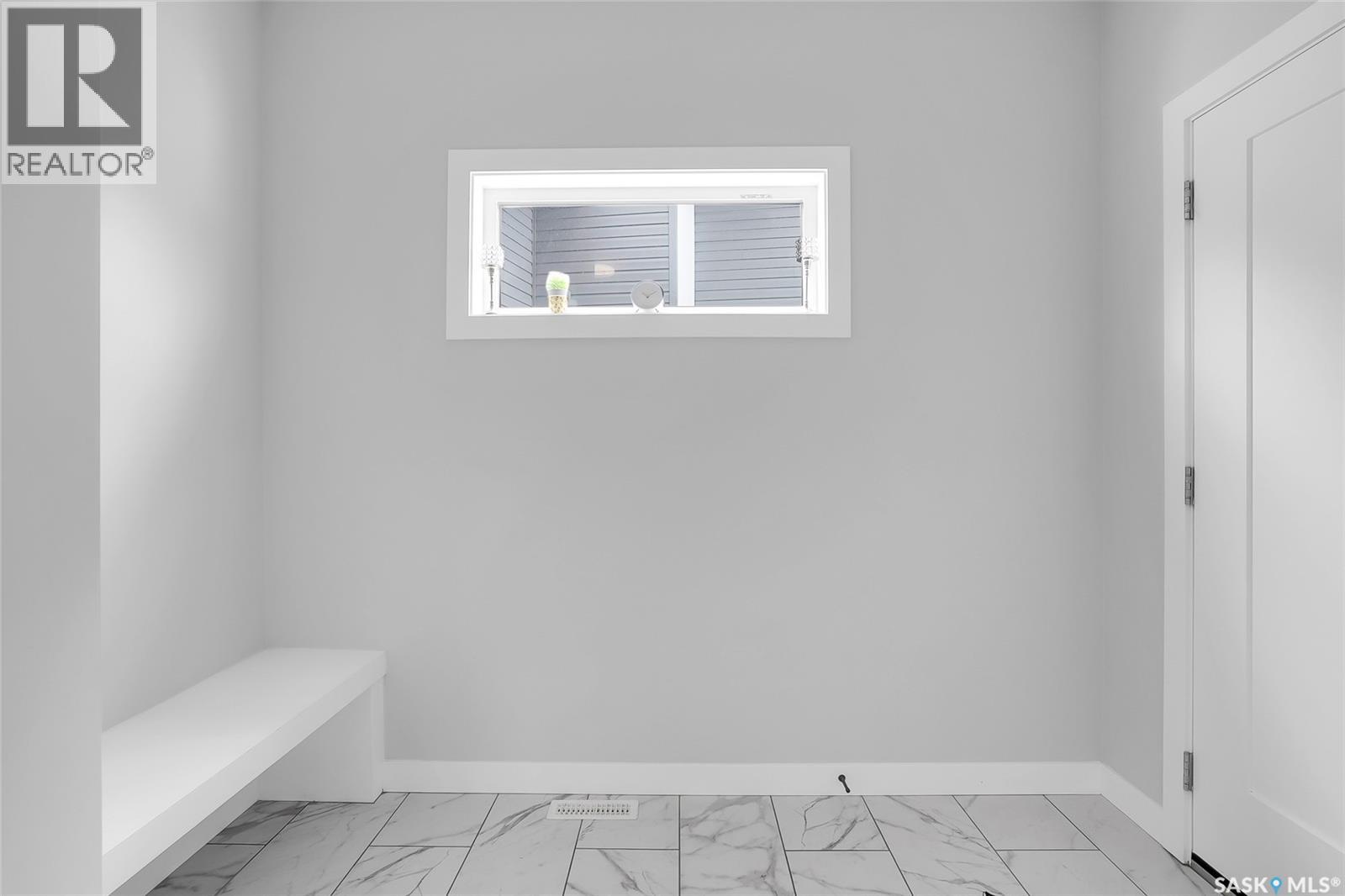 763 Delainey Court, Saskatoon, Saskatchewan  S7V 1P9 - Photo 3 - SK033897