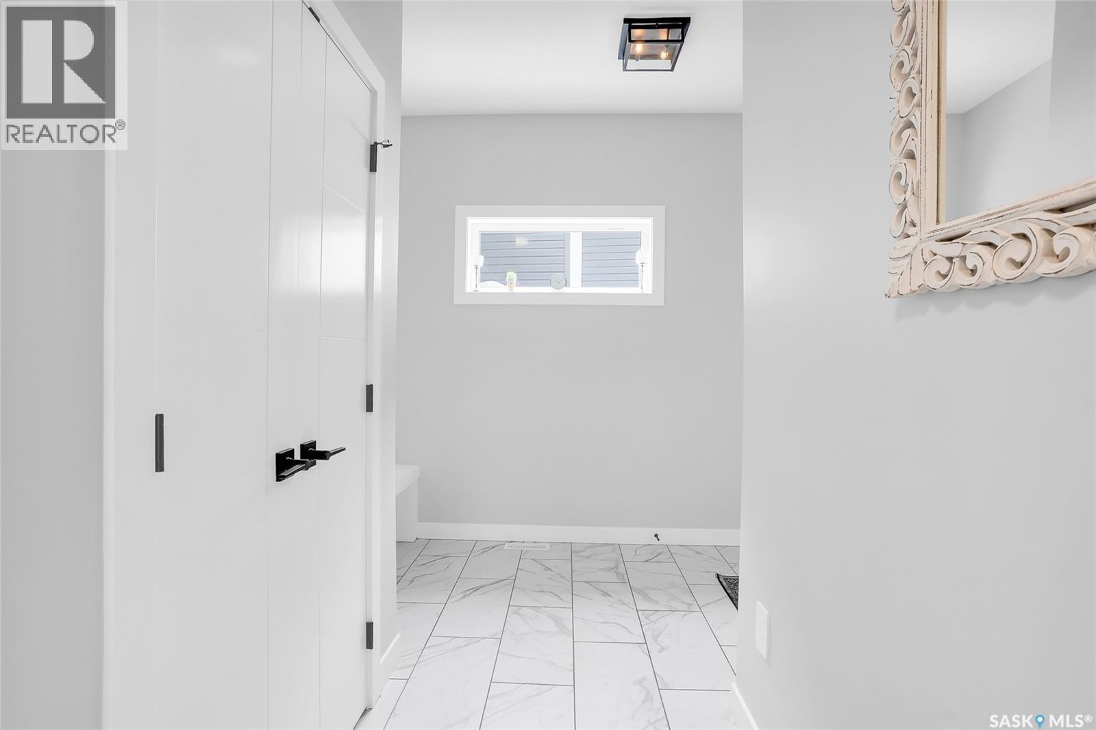 763 Delainey Court, Saskatoon, Saskatchewan  S7V 1P9 - Photo 4 - SK033897