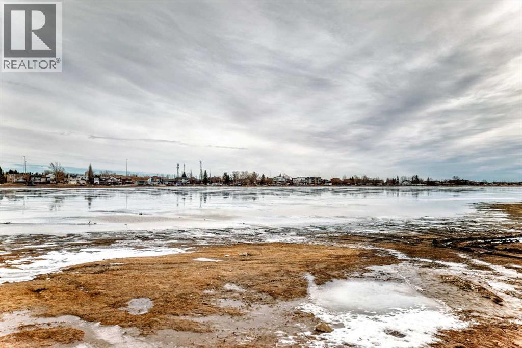 176 Cascades Passage, Chestermere, Alberta  T1X 0K8 - Photo 34 - A2294337