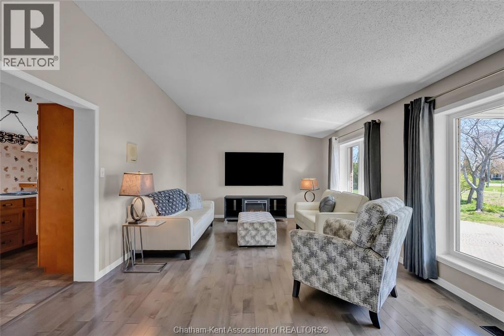 8869 Talbot Trail, Blenheim, Ontario  N0P 1A0 - Photo 4 - 26009322