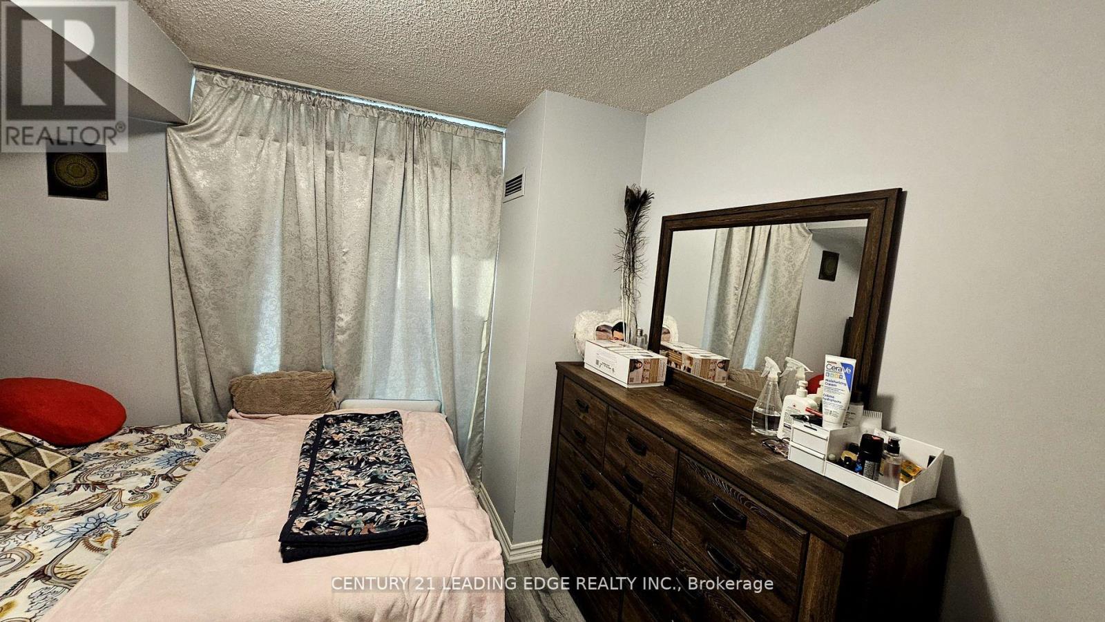 1501 - 335 Rathburn Road W, Mississauga, Ontario  L5B 0C8 - Photo 4 - W13053394