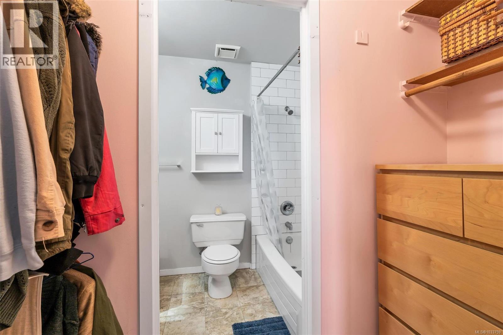 512 1745 Leighton Rd, Victoria, British Columbia  V8R 6R6 - Photo 19 - 1033759