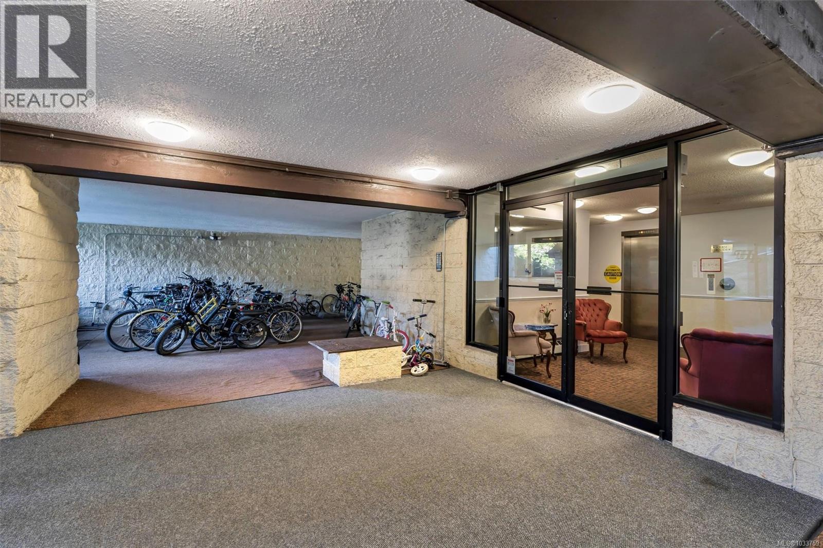 512 1745 Leighton Rd, Victoria, British Columbia  V8R 6R6 - Photo 30 - 1033759