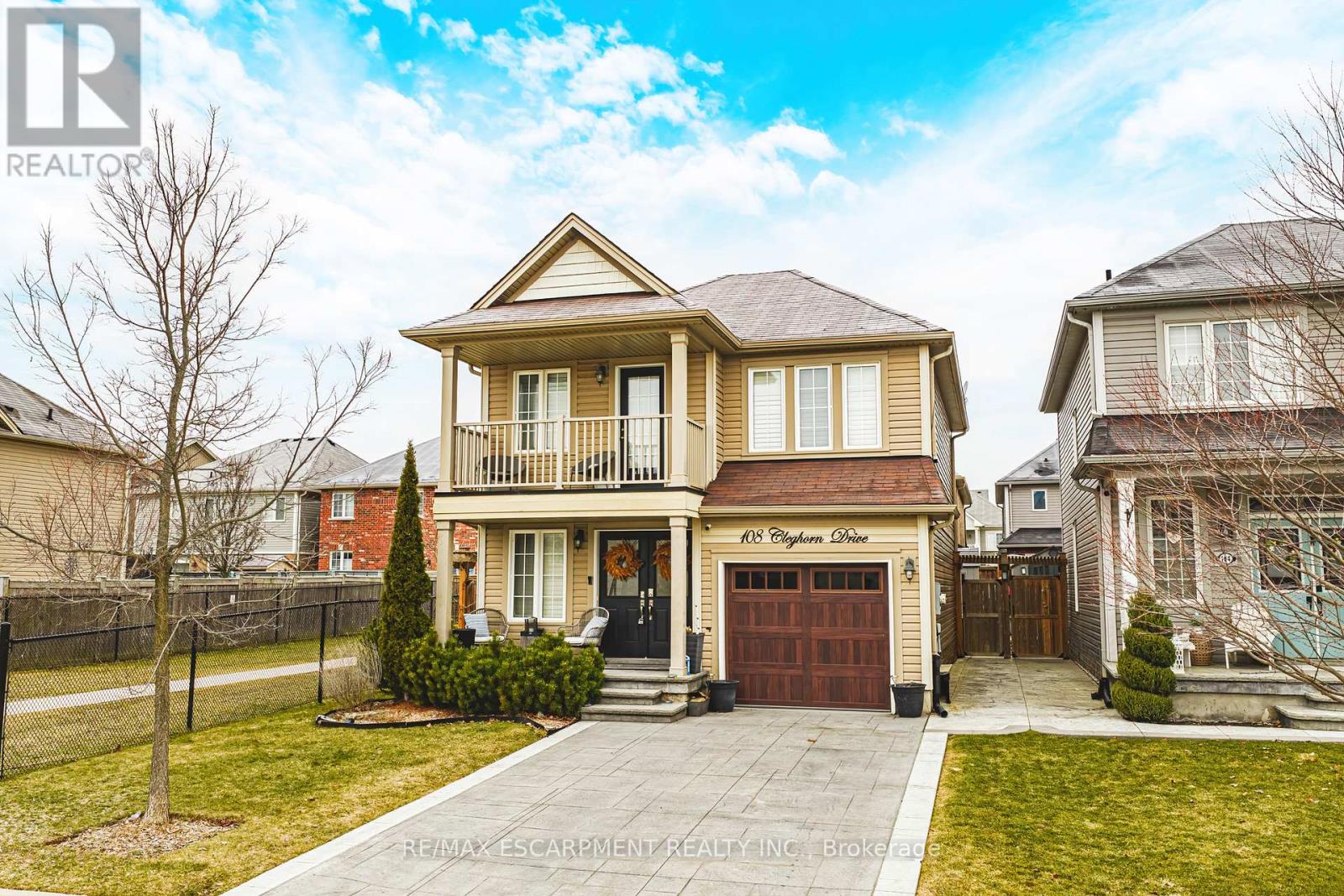 108 CLEGHORN DRIVE, Hamilton, Ontario