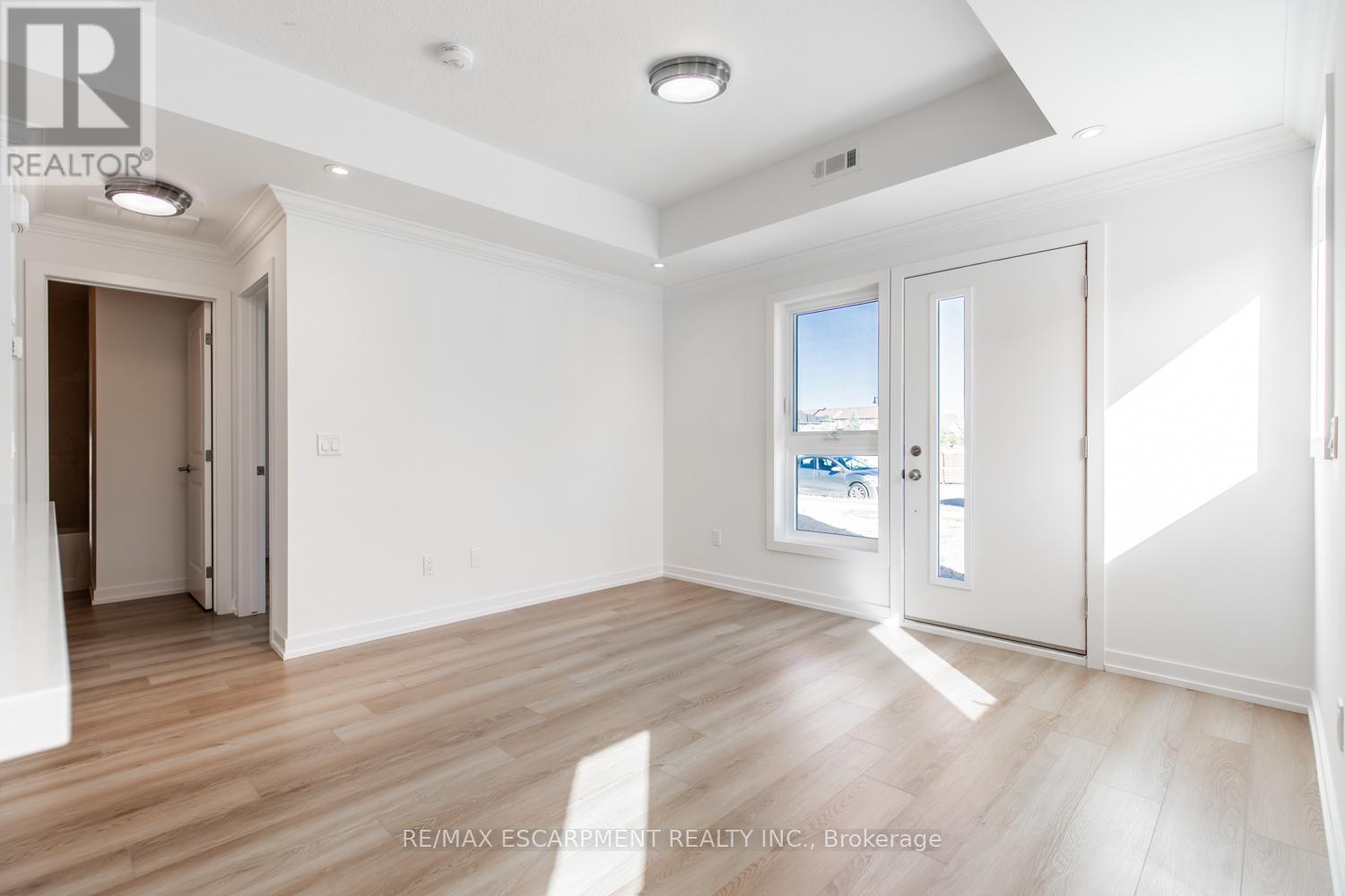 64 Kenesky Drive, Hamilton, Ontario  L8B 2A9 - Photo 3 - X13053434