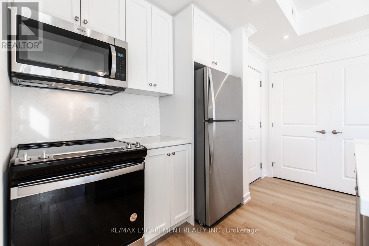 64 Kenesky Drive, Hamilton, Ontario  L8B 2A9 - Photo 8 - X13053434