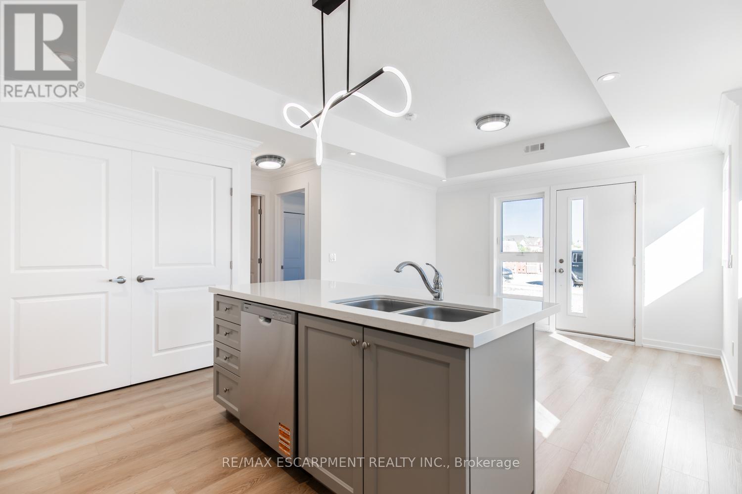 64 Kenesky Drive, Hamilton, Ontario  L8B 2A9 - Photo 9 - X13053434