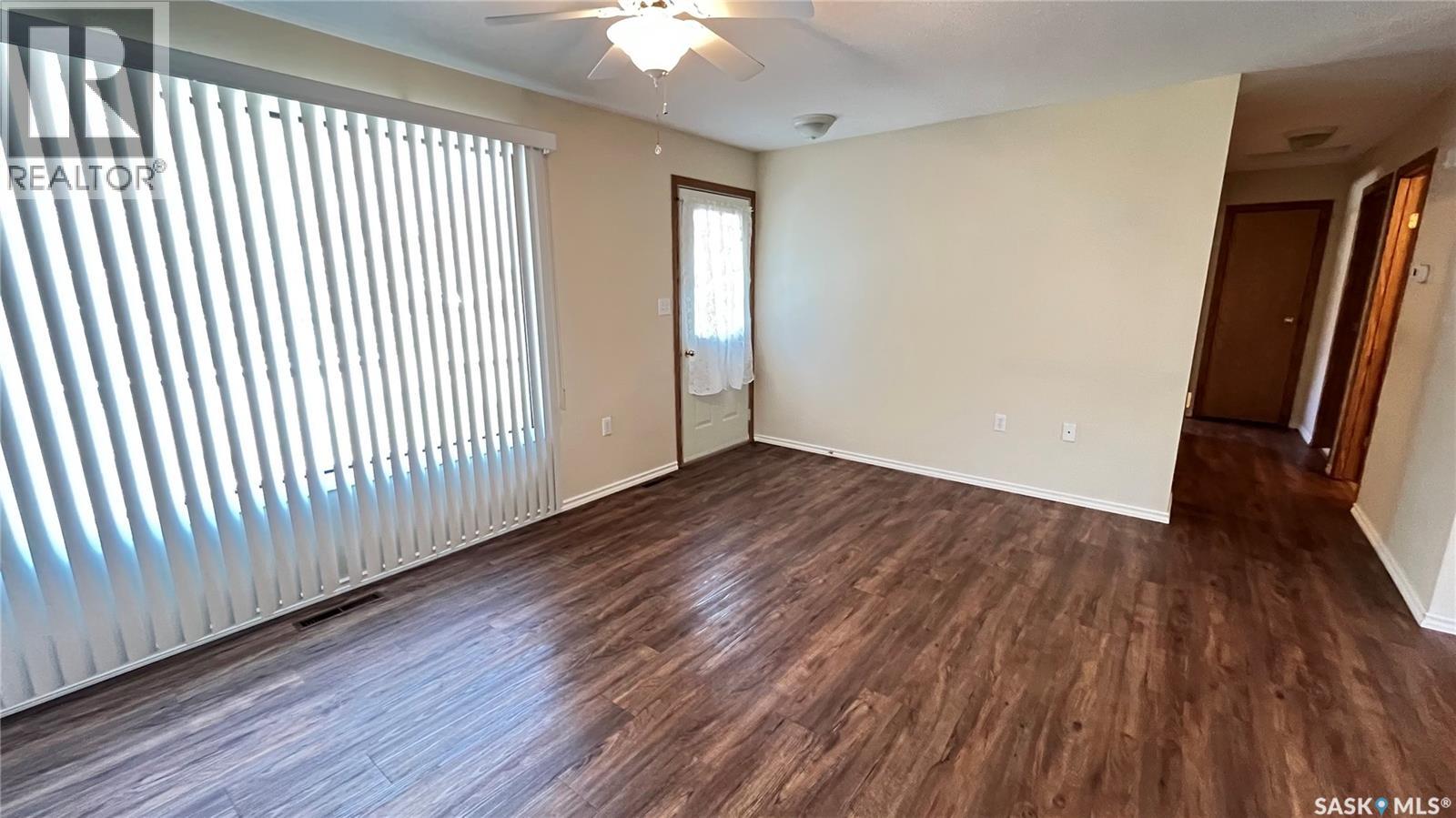 117 Herbert Street, Maple Creek, Saskatchewan  S0N 1N0 - Photo 17 - SK033709