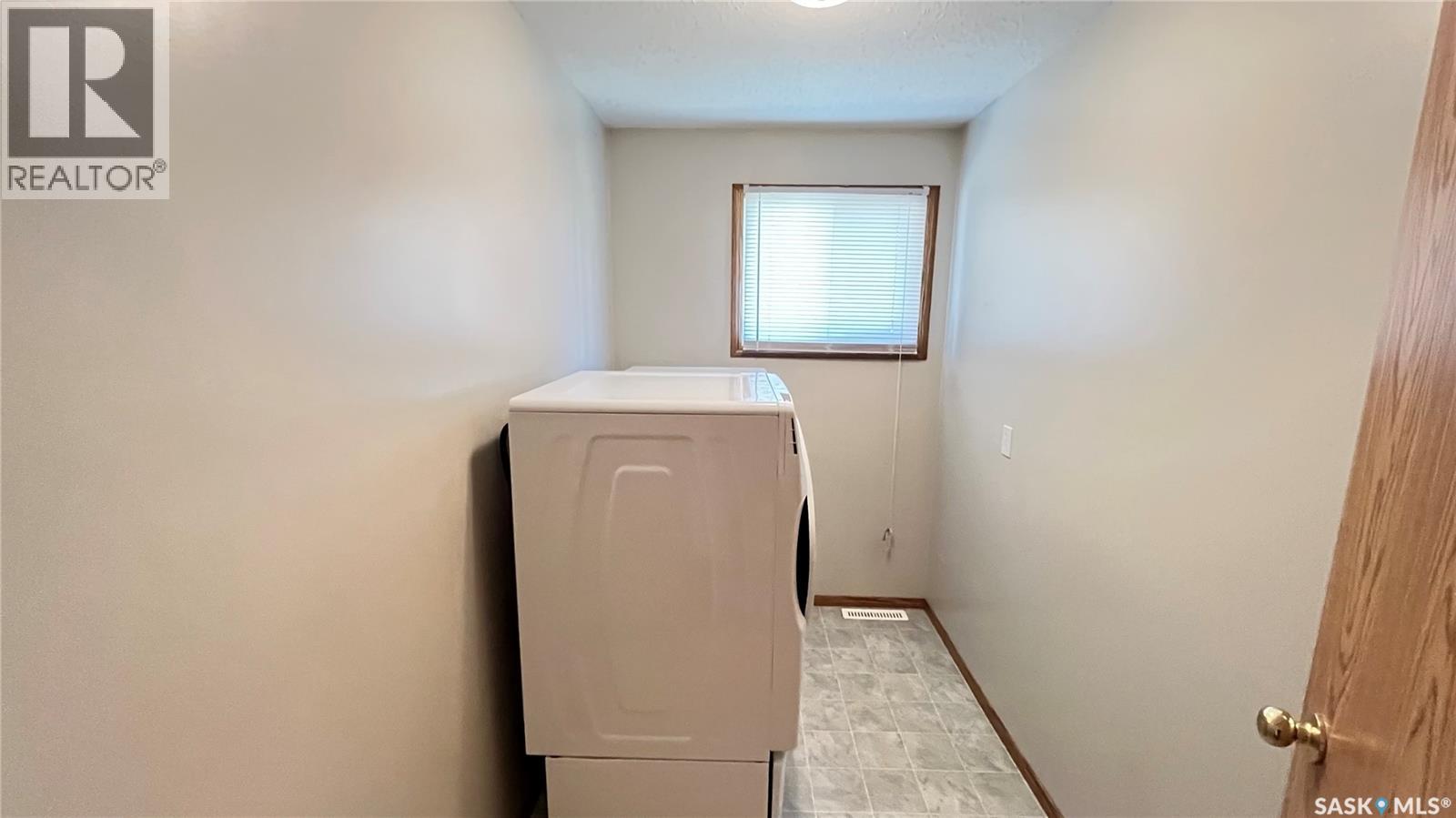 117 Herbert Street, Maple Creek, Saskatchewan  S0N 1N0 - Photo 20 - SK033709