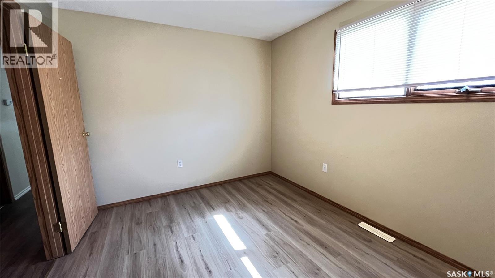 117 Herbert Street, Maple Creek, Saskatchewan  S0N 1N0 - Photo 26 - SK033709