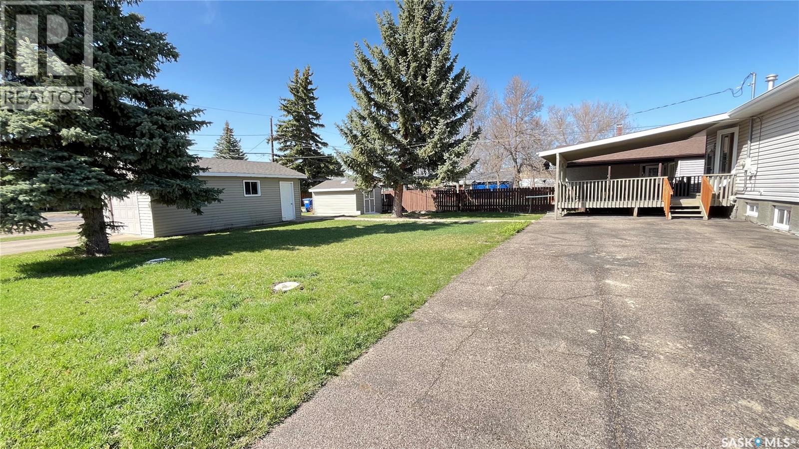 117 Herbert Street, Maple Creek, Saskatchewan  S0N 1N0 - Photo 7 - SK033709