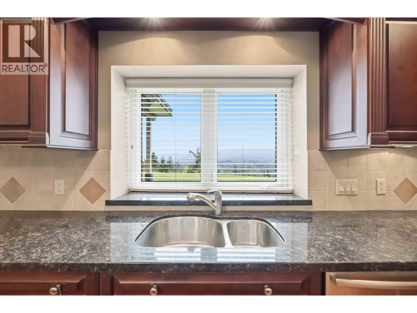 10270 Rolley Crescent, Maple Ridge, British Columbia  V2W 1J9 - Photo 6 - R3114751