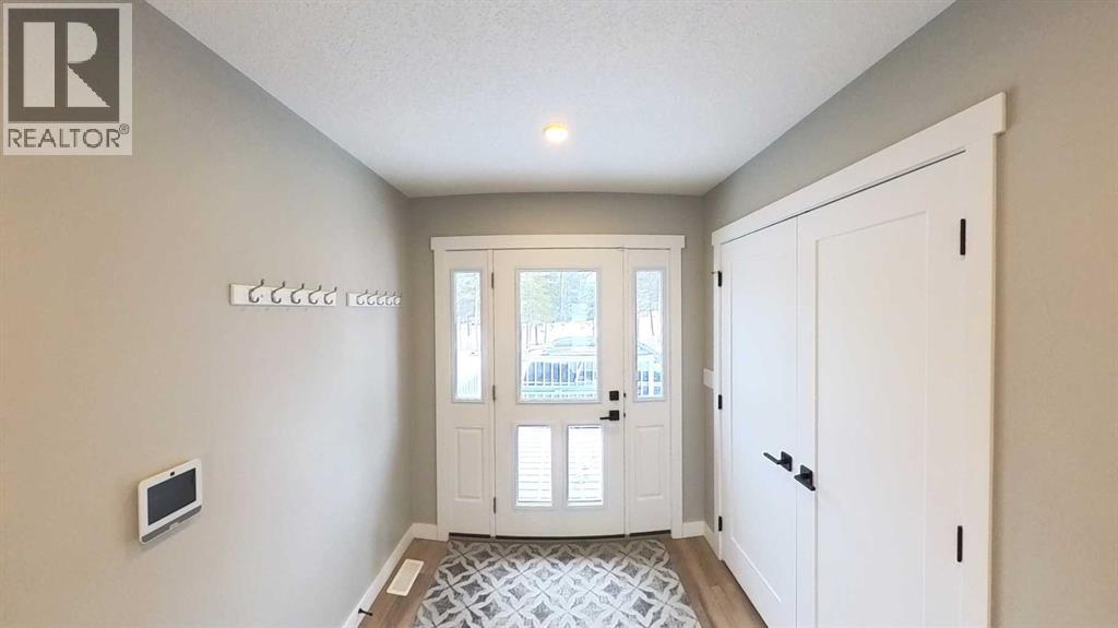 112 Meadow Ponds Drive, Rural Clearwater County, Alberta  T4T 2A2 - Photo 3 - A2293261