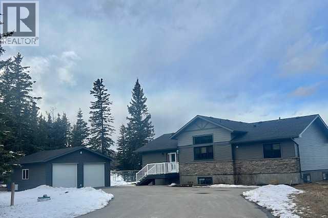 112 Meadow Ponds Drive, Rural Clearwater County, Alberta  T4T 2A2 - Photo 1 - A2293261