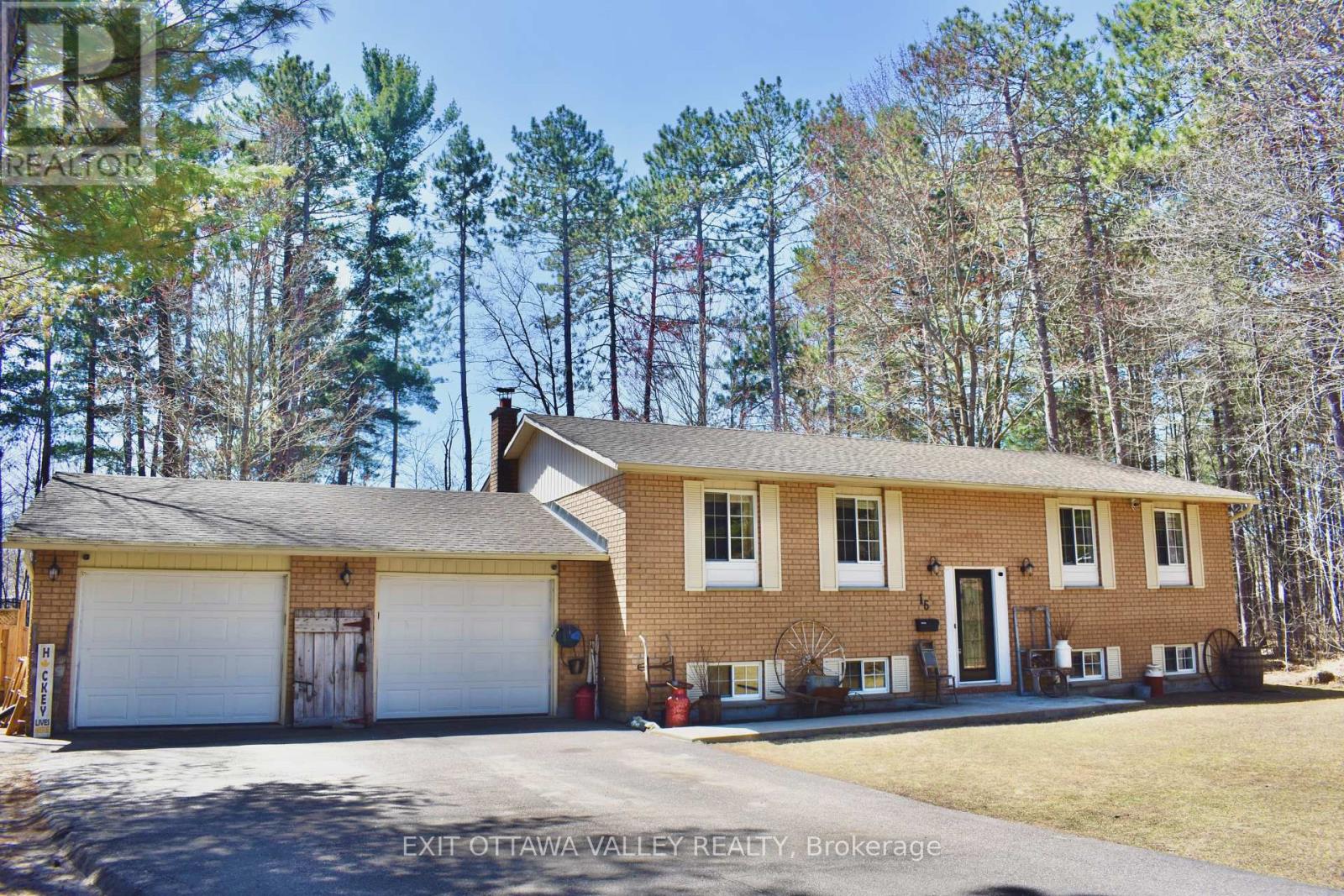 16 Heritage Drive, Petawawa, Ontario  K8H 3J3 - Photo 30 - X12830064