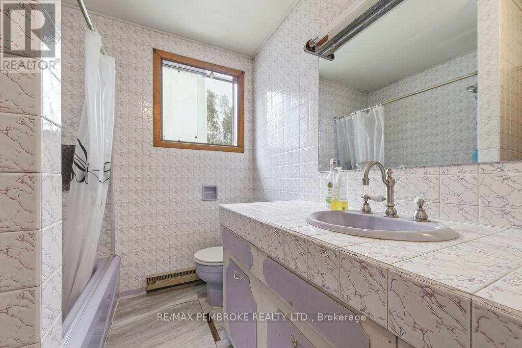 33698 Highway 17 Highway W, Deep River, Ontario  K0J 1P0 - Photo 18 - X12997862