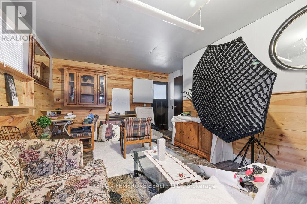 33698 Highway 17 Highway W, Deep River, Ontario  K0J 1P0 - Photo 31 - X12997862