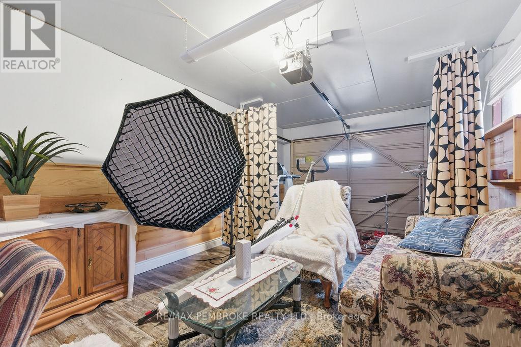 33698 Highway 17 Highway W, Deep River, Ontario  K0J 1P0 - Photo 32 - X12997862