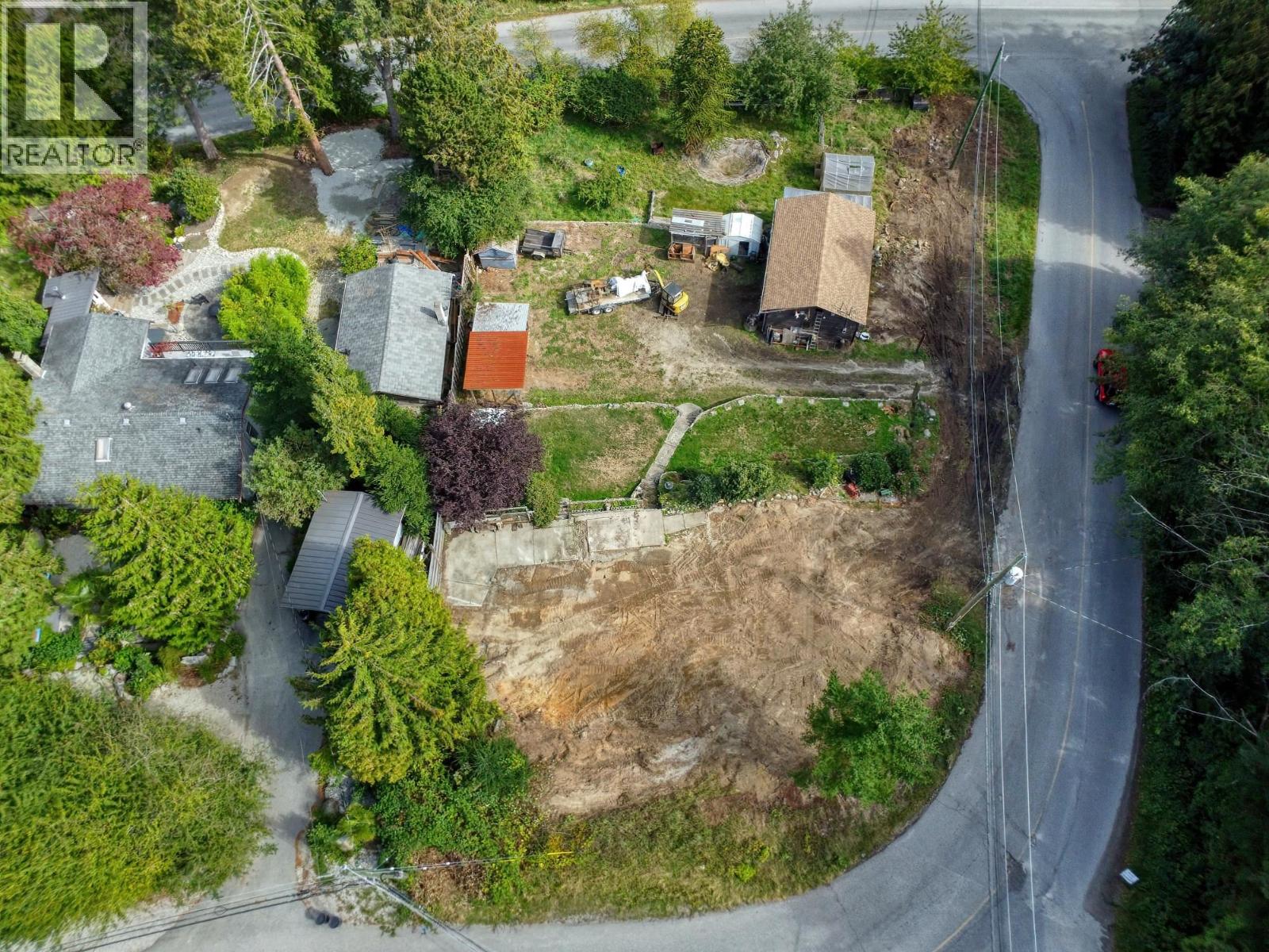 7712 Fawn Road, Halfmoon Bay, British Columbia  V7Z 1C4 - Photo 7 - R3116646