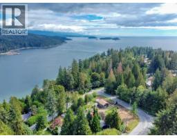 7712 FAWN ROAD, Halfmoon Bay, British Columbia