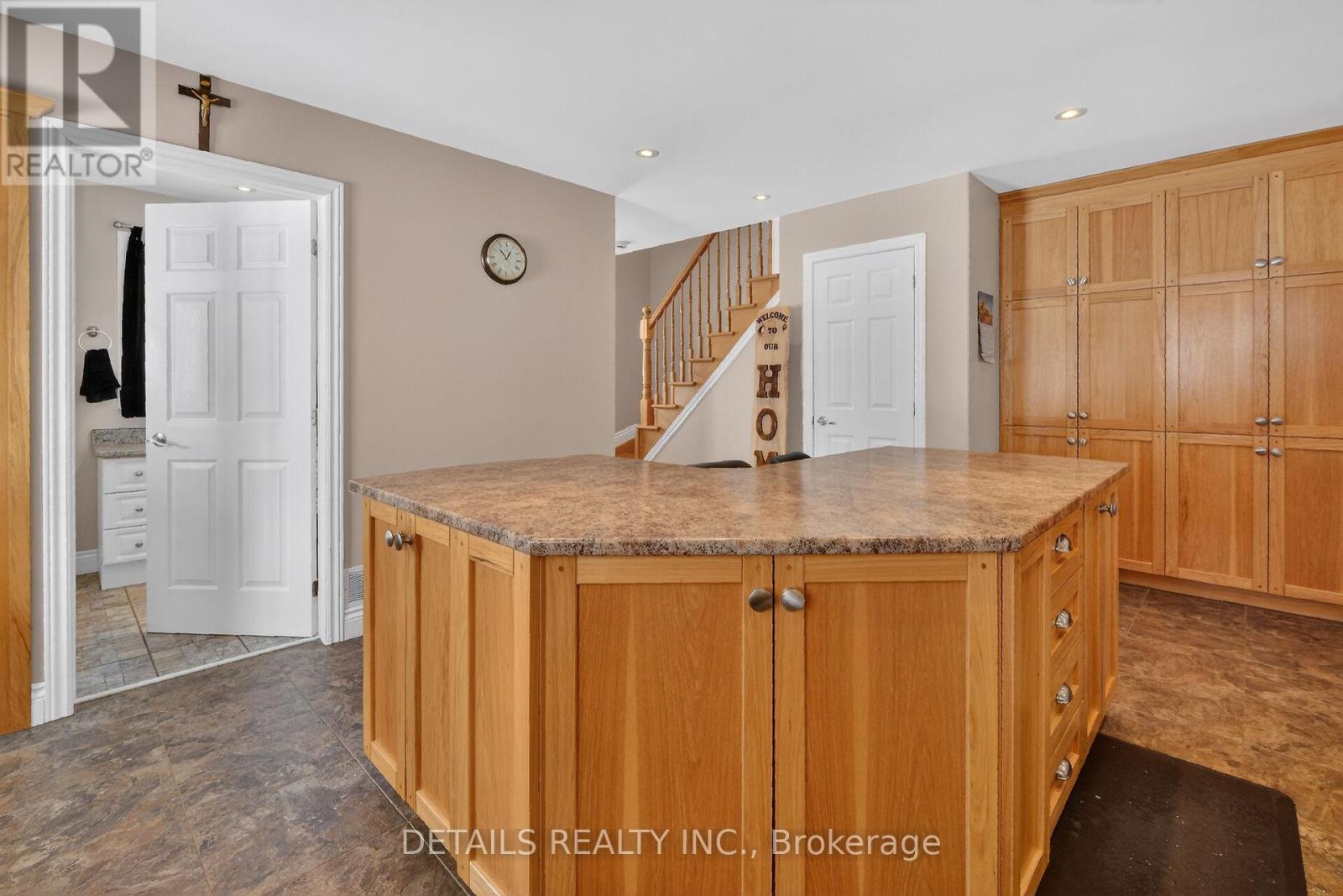 678 Rte 400 E Route, The Nation, Ontario  K0A 1M0 - Photo 19 - X12979532