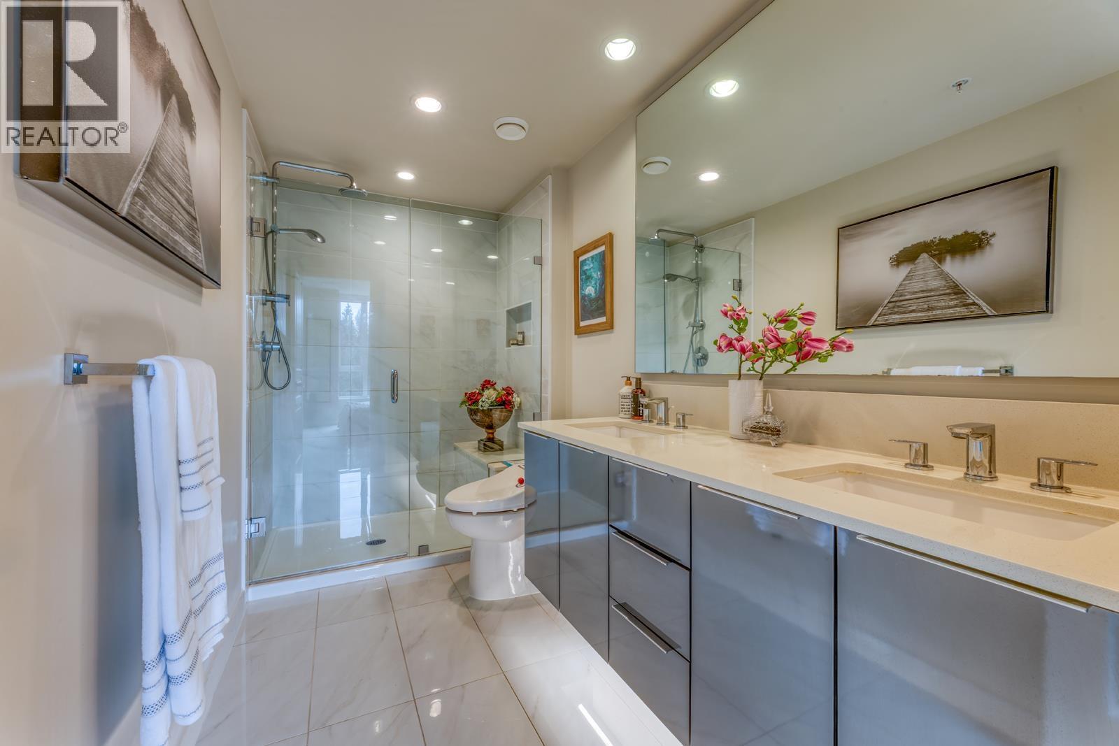 1004 3100 Windsor Gate, Coquitlam, British Columbia  V3B 0P3 - Photo 11 - R3116654