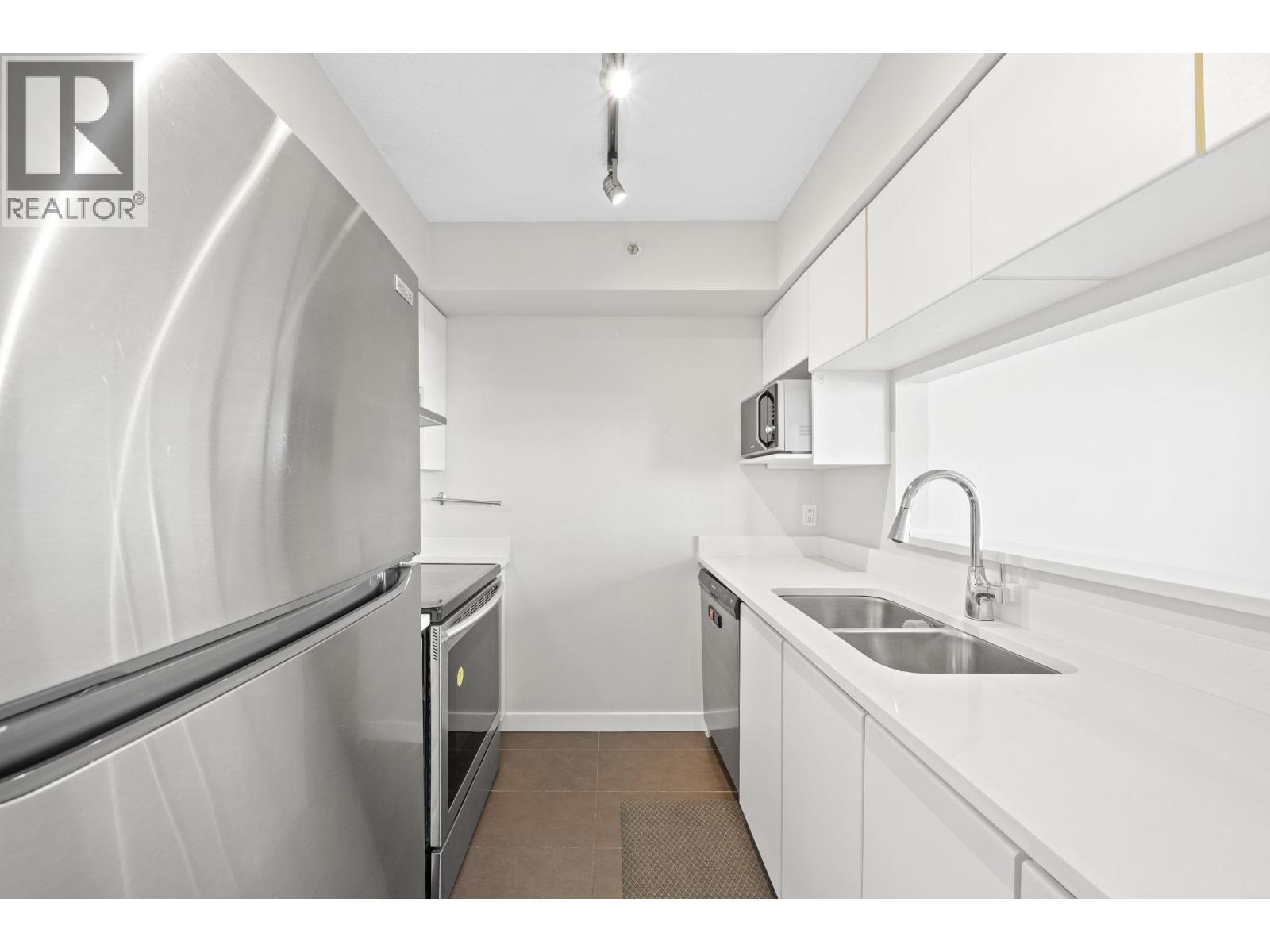 1208 3455 Ascot Place, Vancouver, British Columbia  V5R 6B7 - Photo 17 - R3116659