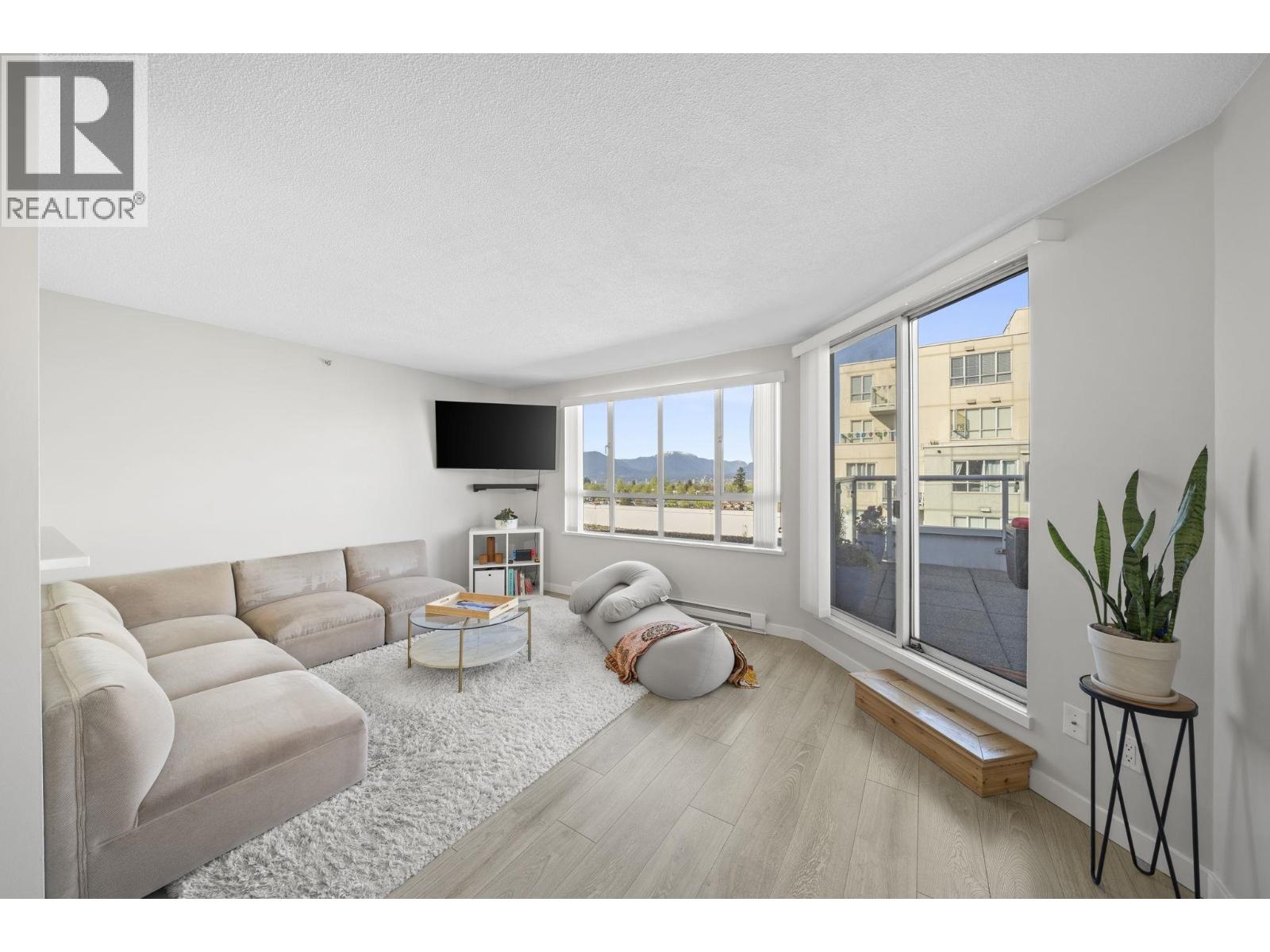 1208 3455 Ascot Place, Vancouver, British Columbia  V5R 6B7 - Photo 2 - R3116659